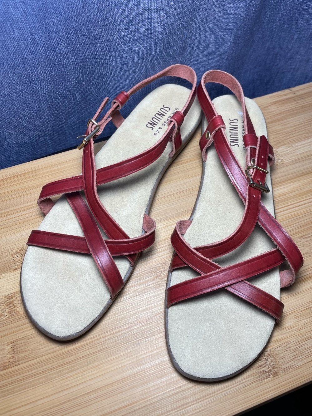 BASS Sunjuns Margie Women's 9W Wide Burgundy Stappy Leather Sandals EUC!